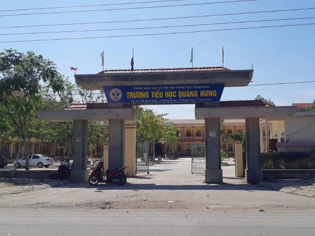 Trước đó, lập khống hồ sơ 94 triệu đồng xây phòng học, vi phạm nguyên tắc tập trung dân chủ, bà Hiều vẫn được ưu ái hình thức kỷ luật khiển trách