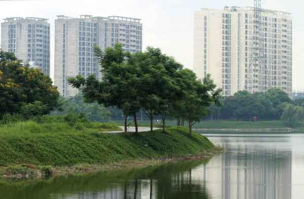 Công viên Yên Sở - nơi nguồn nước thải không đảm bảo yêu cầu. Ảnh: OH