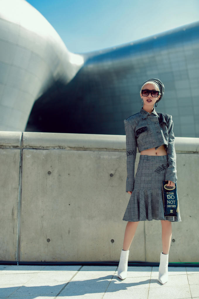 Chinh chiến Seoul Fashion Week, Ninh Dương Lan Ngọc cùng stylist Hoài Trang “khuynh đảo” đường phố Hàn Quốc