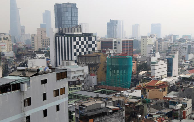 Hai thủy đài nằm trên đường Nguyễn Văn Tráng (quận 1) là một trong số các thủy đài được chỉ định phá dỡ đầu tiên.