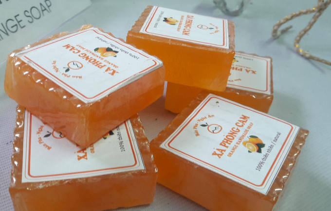 Xà phòng cam một trong những sản phẩm độc đáo của người nông dân xứ Nghệ.
