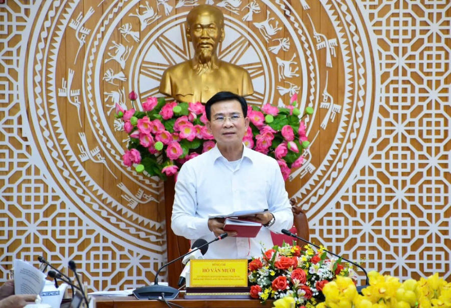 Chủ tịch UBND tỉnh Lâm Đồng, Hồ Văn Mười chỉ đạo quyết liệt trong các xử lý thủ tục hành chính cho người dân. Ảnh: UBND tỉnh Lâm Đồng