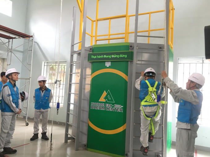 An to&agrave;n lao động cho c&ocirc;ng nh&acirc;n: Kh&ocirc;ng c&oacute; chứng chỉ, kh&ocirc;ng được l&agrave;m việc