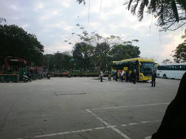 Trước đó, hãng xe Hưng Thành thường đón khách tại bến thuyền Tòa Khâm (TP Huế).