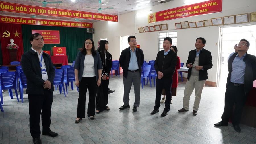 Đoàn kiểm tra, giám sát BCĐ bầu cử đại biểu Quốc hội khóa XVI và đại biểu HĐND các cấp tỉnh Thái Nguyên nhiệm kỳ 2026 - 2031 do bà Trần Thị Lộc, Uỷ viên BTV Tỉnh uỷ, Phó Chủ tịch HĐND tỉnh Thái Nguyên làm trưởng đoàn đã tiến hành kiểm tra tình hình triển khai công tác bầu cử tại xã Chợ Rã ngày 13/3.
