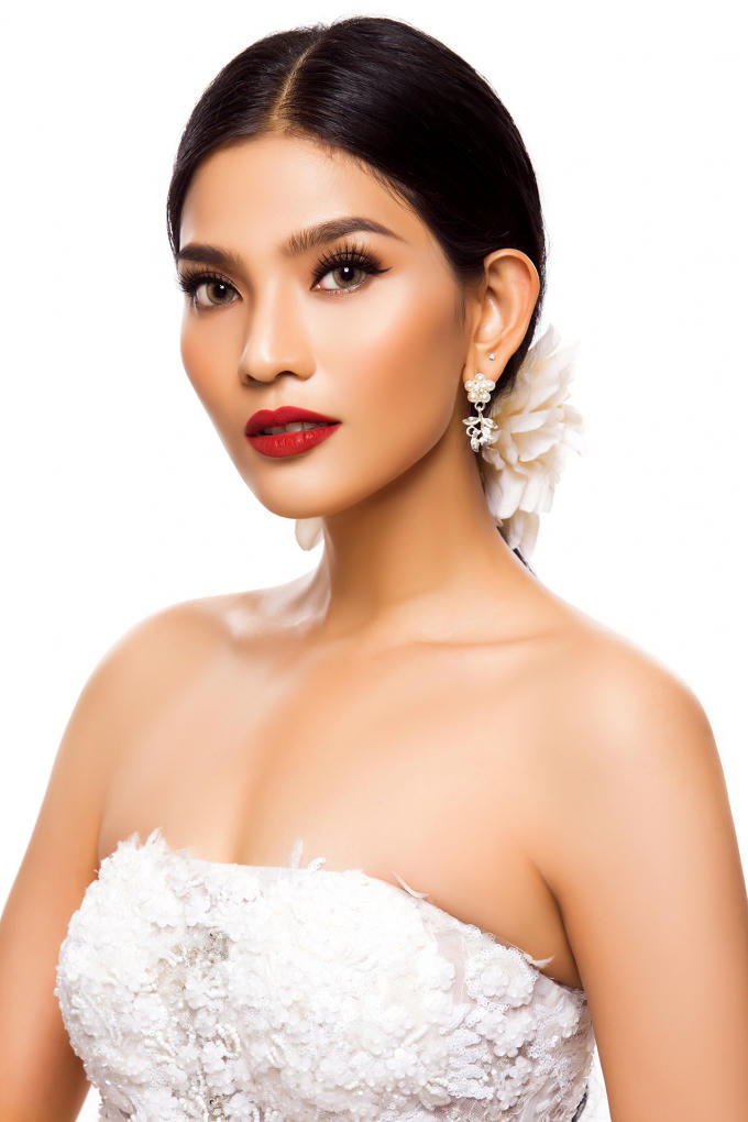 Cận cảnh vẻ đẹp hút hồn của Trương Thị May sau 10 năm gia nhập showbiz