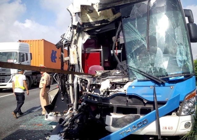 Hiện trường xe BKS quân đội gây tai nạn (ảnh: nguồn internet)