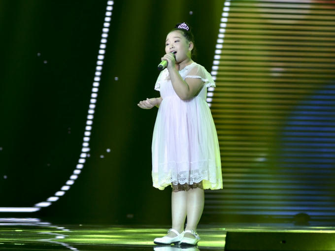 The Voice Kids: Vũ C&aacute;t Tường &ldquo;cạn lời&rdquo; khi học tr&ograve; biến hit &ldquo;C&ocirc; g&aacute;i ng&agrave;y h&ocirc;m qua&rdquo; th&agrave;nh cải lương