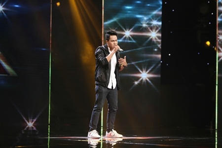 Phạm Chí Huy với phong thái trình diễn cực chất và giọng ca dày, lạ đã thu hút khán giả và các giám khảo. Chí Huy còn cao hứng thể hiện một đoạn trong bài hát Cho em một ngày theo phong cách của nữ Diva Thanh Lam. Dù nữ giám khảo cho rằng giọng hát của anh chưa làm chủ được cột hơi ở những quãng cao nhưng chị vẫn cho Chí Huy cơ hội đi tiếp. Còn với Tùng Dương, anh lại cho rằng đây chính là nhân tố bí ẩn.