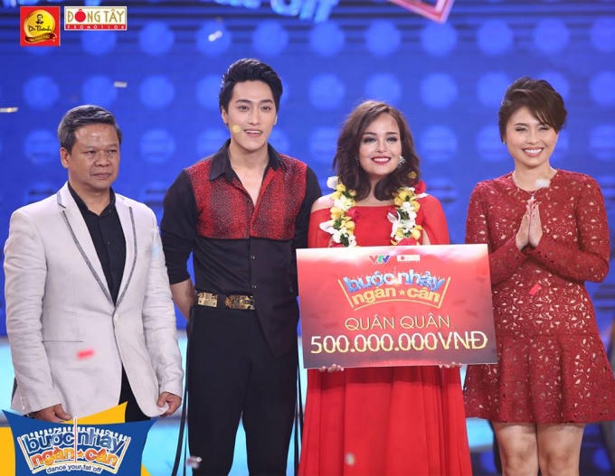 Tố Tố rạng rỡ trong đêm chung kết khi cô đạt giải quán quân của cuộc thi năm nay.