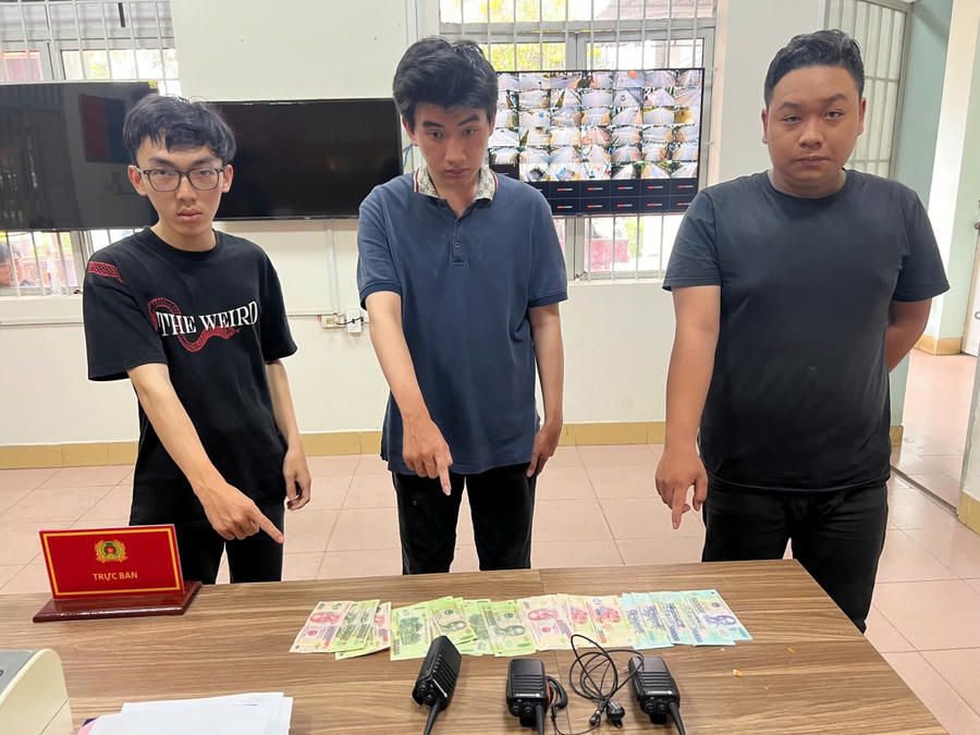 các đối tượng bị bắt giữ chỉ sau 12 giờ gây án