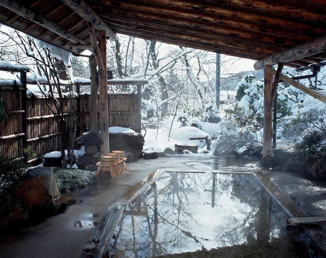 Suối nước nóng Higashinaruko, onsen Naruko vào mùa đông. Ảnh: Livejapan