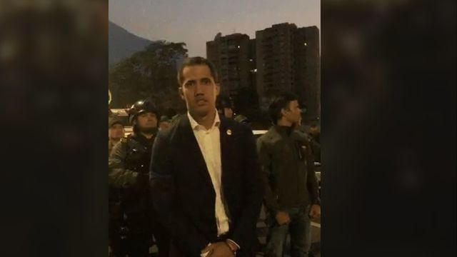 Lãnh đạo đối lập Guaido (Ảnh: RT)