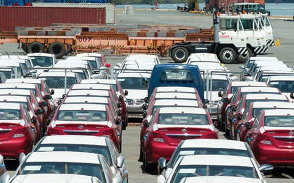 Lượng xe nhập đang đà suy giảm mạnh mẽ.