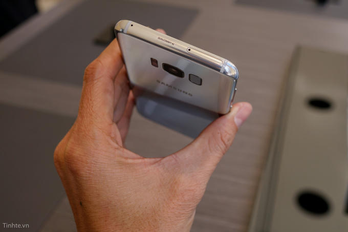 Samsung Galaxy S8 vẫn sử dụng thiết kế nhôm kế tương tự thiết bị tiền nhiệm