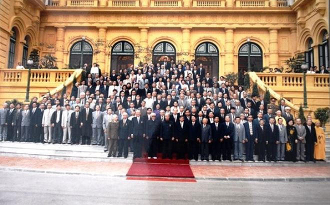 Tổng Bí thư Đỗ Mười và các lãnh đạo Đảng, Nhà nước tại Phủ Chủ tịch.