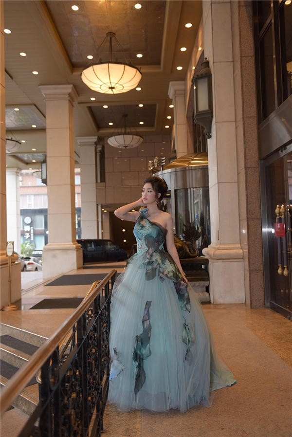 Được biết, sau khi kết thúc sự kiện cô sẽ trở lại với lịch học tại trường Đại học Ngoại thương.