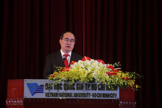 Bí thư Thành uỷ TP.HCM Nguyễn Thiện Nhân phát biểu tại lễ khai khoá ĐHQG TPHCM.