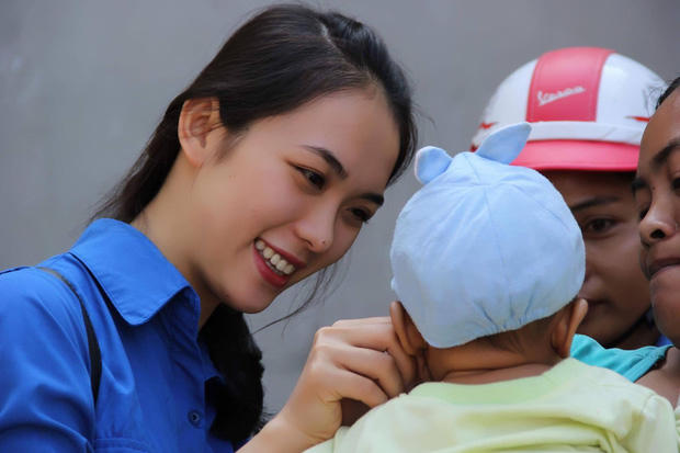 C&ocirc; gi&aacute;o xinh đẹp dạy m&ocirc;n Quốc Ph&ograve;ng - An Ninh khiến HS ầm ầm muốn học lại