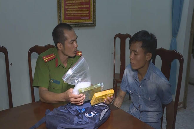 Đối tượng Minh tại cơ quan công an.
