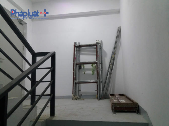 Vật dụng được đặt chặn lối thoát hiểm