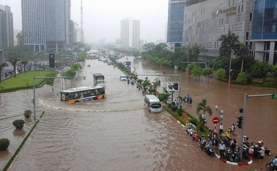 Quy hoạch yếu, triển khai quy hoạch cũng yếu khiến Hà Nội càng chống càng ngập dù bỏ ra rất nhiều tiền ( Ảnh: Báo GT).