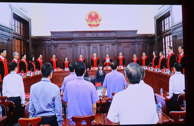 Phòng xử án trong nghi lễ công bố phán quyết của Hội đồng thẩm phán về vụ án.