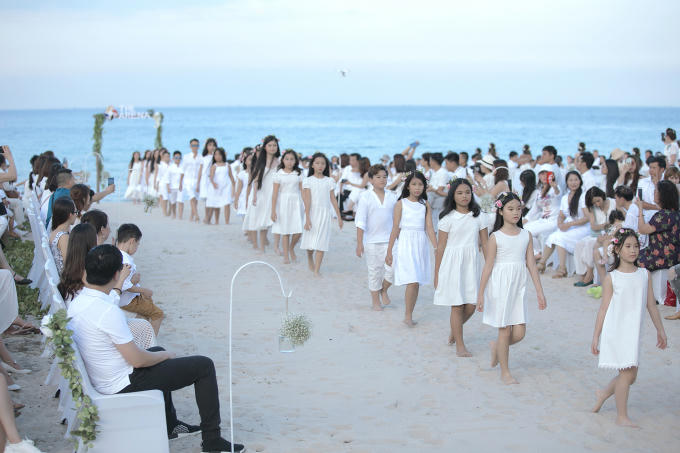 Bị chuẩn đoán cong cột sống, Xuân Lan vẫn dốc hết tâm huyết cho show thời trang nhí