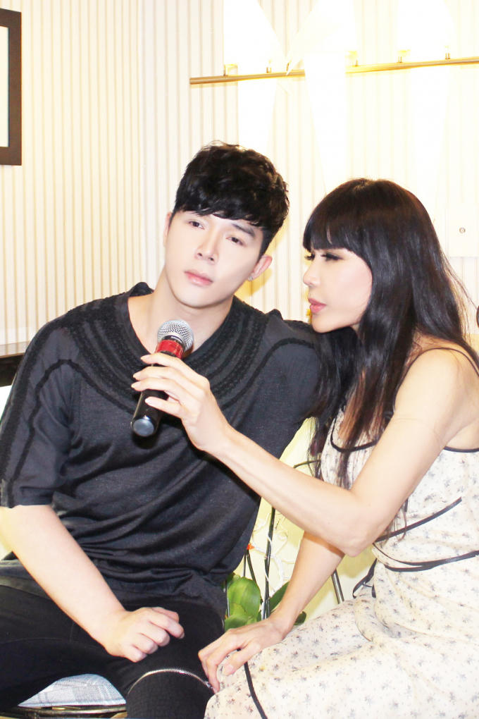 Nathan Lee sốt cao vẫn lặn lội đường xa tới nhà ca sĩ hải ngoại Nhật Hạ tập nhạc