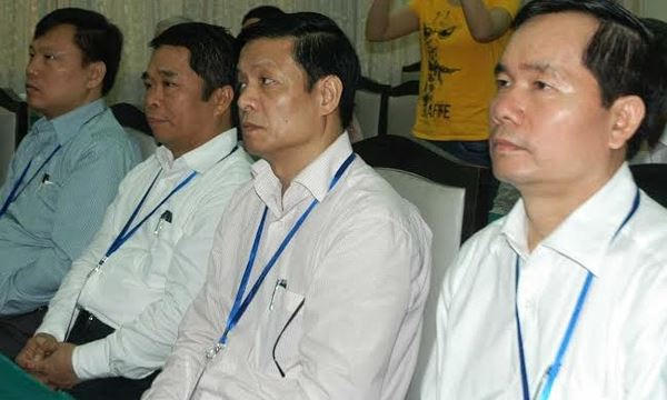 Ông Nguyễn Văn Huyện (bìa phải) đã vượt qua 3 người khác, giành "ghế" Tổng cục trưởng Đường bộ VN , trong kỳ thi năm 2014.