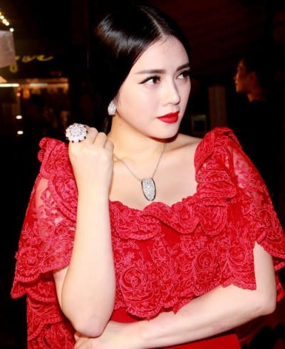 Lý Nhã Kỳ thể hiện phong cách đẳng cấp của mình trong mọi sự kiện lớn nhỏ, trong và ngoài nước.