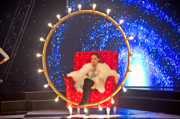 Minh Hằng sexy cuốn hút mọi ánh nhìn tại Âm Nhạc & Bước Nhảy