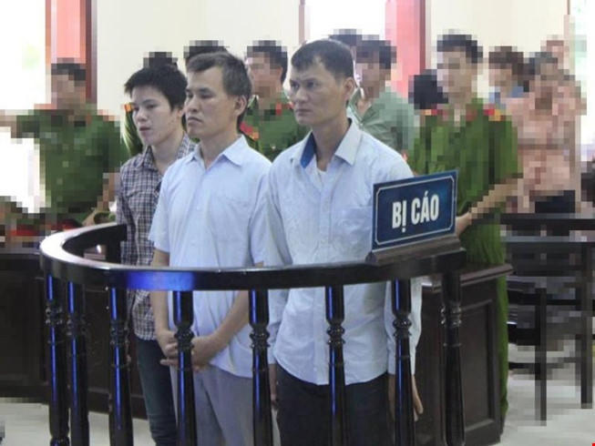 Các bị cáo tại tòa.