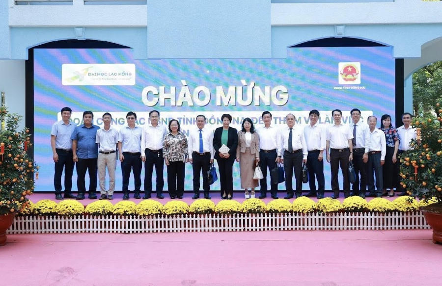 Lãnh đạo tỉnh đề nghị nhà trường phát triển thêm cơ sở đào tạo tại khu vực phía Bắc tỉnh để đáp ứng nhu cầu nhân lực.