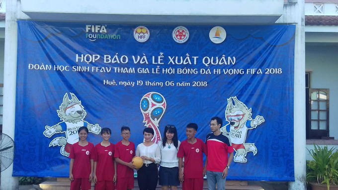 Bốn “cầu thủ” đại diện Việt Nam tham dự lễ hội bên lề World cup 2018.
