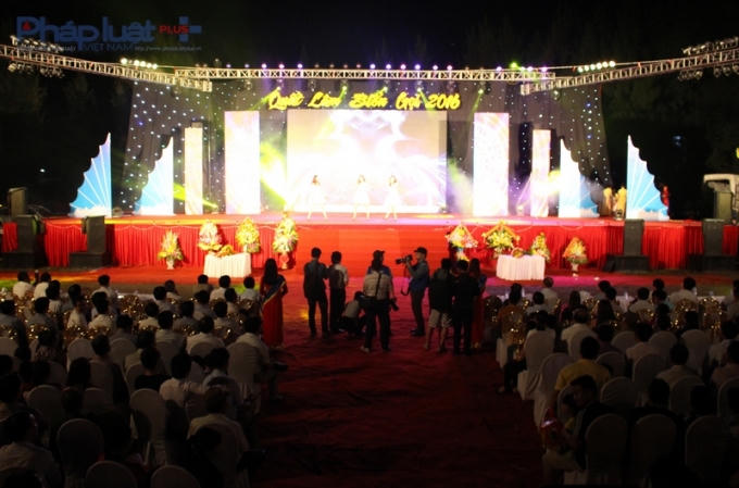 Toàn cảnh buổi khai trương mùa du lịch biển 2016 của huyện Giao Thủy.