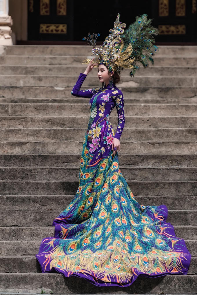 Ấn tượng với bộ Quốc phục “Khổng Tước” của đại diện Việt Nam tại Miss Asia World