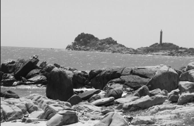 Chính sách mời gọi đầu tư “lúc mưa lúc nắng” đã khiến vùng biển tuyệt đẹp đi lùi so với tiềm năng phát triển du lịch vài chục năm.