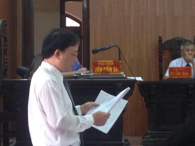 Luật sư Tạ Ngọc Bảo và đại diện VKSND TP Hải Dương đã tranh luận gay gắt trong ngày thứ 2 xét xử vụ án tai nạn liên hoàn trên Quốc lộ 5