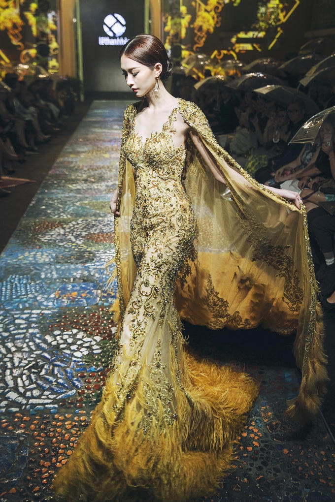 Show diễn đã quy tụ hàng loạt nhiều người mẫu hàng đầu trong làng mẫu Việt Nam. Đặc biệt, sự xuất hiện của Hoa hậu Việt Nam Đặng Thu Thảo trong vai trò là vedette của đêm diễn.