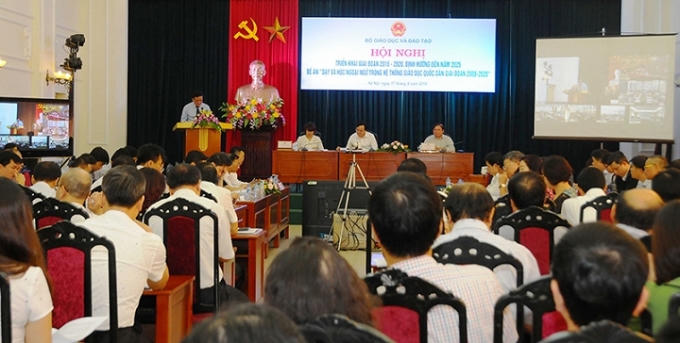 Các đại biểu đã tham gia đóng góp nhiều ý kiến về việc dạy và học ngoại ngữ trong thời gian tới.