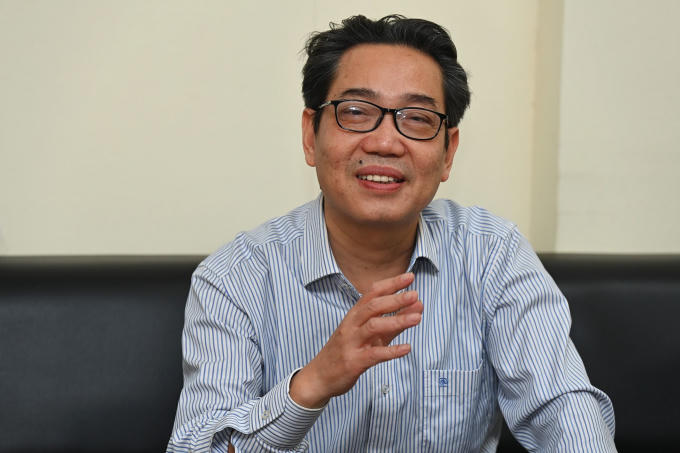 cong-chuc-den-co-quan-lam-viec-chu-khong-phai-de-dien-mot-1