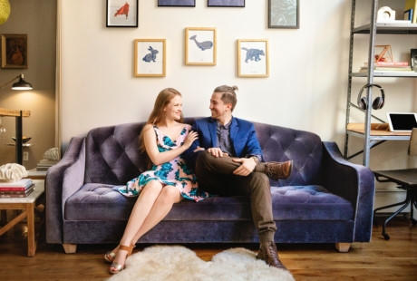 Will v&agrave; Kate hạnh ph&uacute;c trong căn hộ nhỏ nhắn nhưng c&aacute; t&iacute;nh của m&igrave;nh.