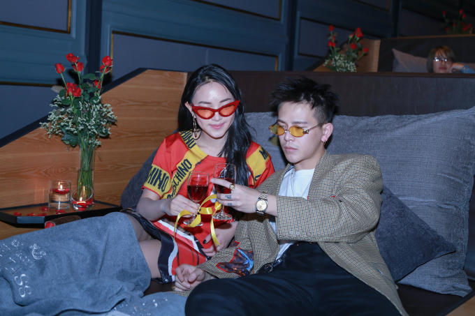 Không gian sang trọng, ấm cúng của rạp chiếu L’amour cũng sẽ là một ý tưởng tuyệt vời cho các khách hàng có nhu cầu tổ chức các bữa tiệc cá nhân hoặc một màn cầu hôn bất ngờ...