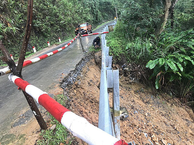 Đoạn sạt lở được rào chắn