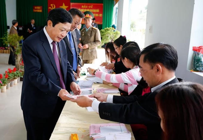 Đồng chí Đoàn Văn Việt - Phó Bí thư Tỉnh ủy, Chủ tịch UBND tỉnh Lâm Đồng, ứng cử viên Đại biểu Quốc khoá 14 nhiệm kỳ 2016 – 2021 và là cử tri cư trú tại tổ bầu cử số 36 - tổ dân phố Vườn Ươm (P5, TP Đà Lạt).