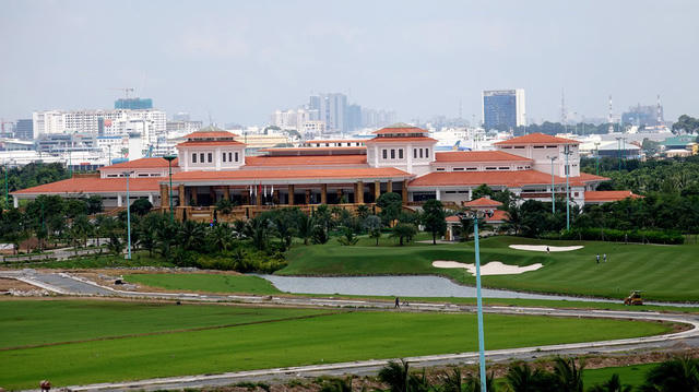 Đây là tòa nhà CLB Golf, nhà hàng A La Cart, trung tâm hội nghị tiệc cưới Him Lam Palace.