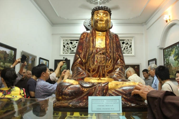 Tượng Phật thế kỷ 19 bằng gỗ.