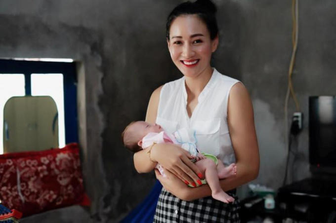 Hiện nay, có 5 đứa trẻ gồm mồ côi và có dị tật bẩm sinh đã được Valentines Vân Nguyễn nhận nuôi.. 5 bé đang được nuôi dưỡng tại 5 hộ gia đình hảo tâm ở 5 huyện khác nhau của thành phố Bắc Ninh.