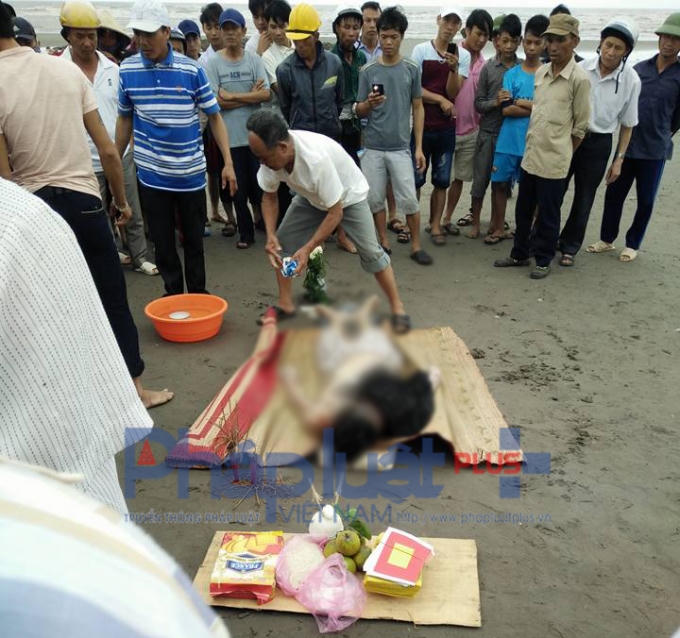 Nạn nhân cuối cùng trong vụ sóng biển cuốn 3 nam sinh.